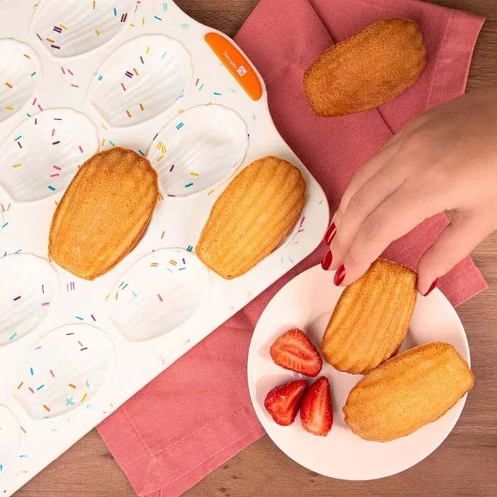 Forma de Silicone para 16 Madeleines - Hercules (6)