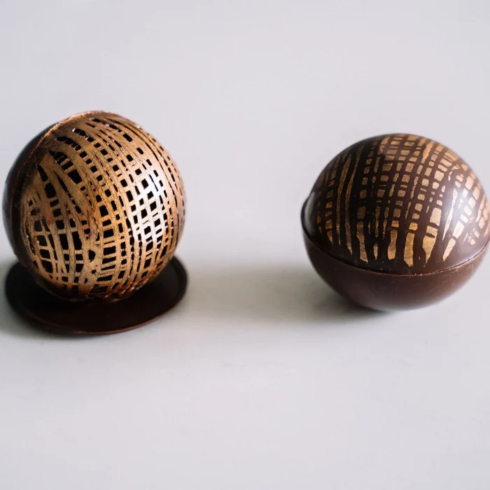 Forma de Chocolate em Policarbonato Meia Espera 4,0cm (20g) - Gramado Injetados (4)