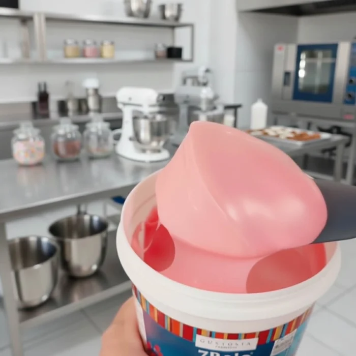 Cremosidade do Creme para Cobertura e Recheio 7 Belo (1Kg) - Gustosia Premium