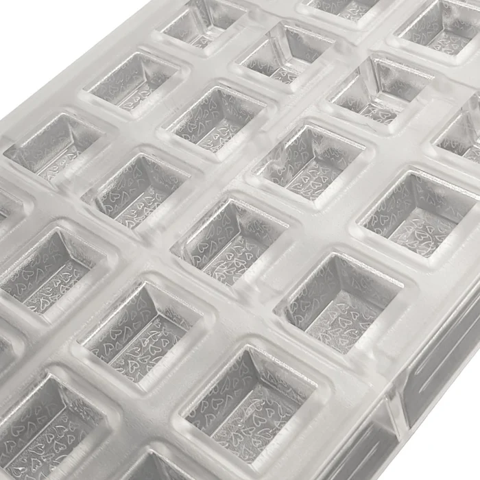 Forma de Chocolate em Policarbonato Bombom Quadrado Textura Valena Corações 2,5cm (10g) - Brunner (5)