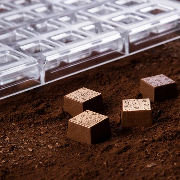 Forma de Chocolate em Policarbonato Bombom Quadrado Textura Valena Corações 10g - Brunner C