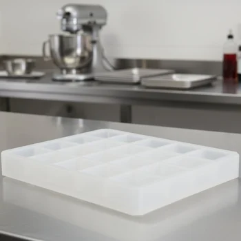Forma de Chocolate em Polipropileno Bombom Quadrado 30x30mm 21g - Cristal Formas A