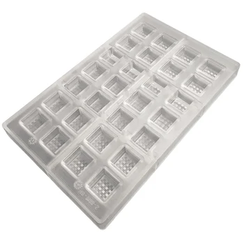 Forma de Chocolate em Policarbonato Bombom Quadrado Textura Manila Lapidado 2,5cm (10g) - Brunner (3)
