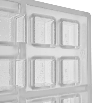 Forma de Chocolate em Policarbonato Bombom Quadrado Textura Valena Corações 2,5cm (10g) - Brunner (2)