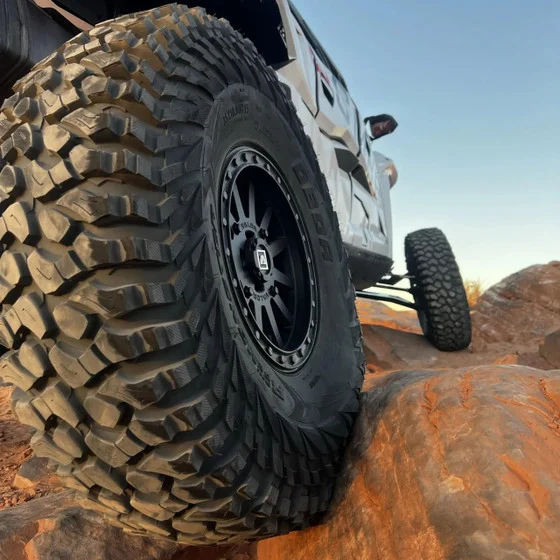 Pneu Obor Rocscraper 37x10R15 Radial 8 Lonas UTV Canam Polaris (zoom)